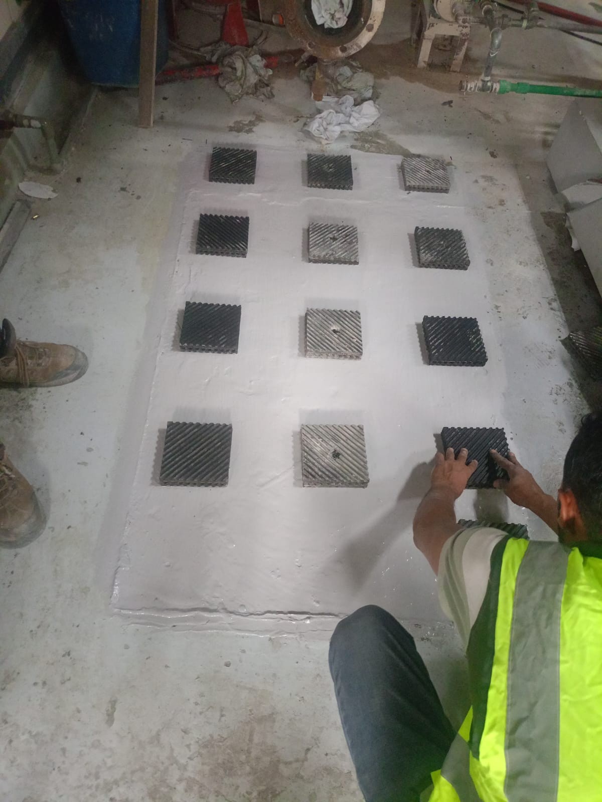 - مضخة المياه المبردة - -CHILLED WATER PUMP