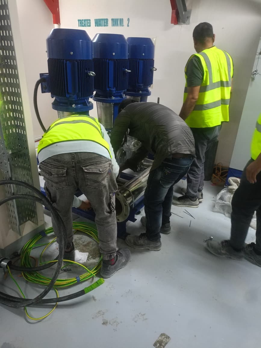مشروع توريد وتركيب مجموعة مضخات مياه مع إزالة القديم