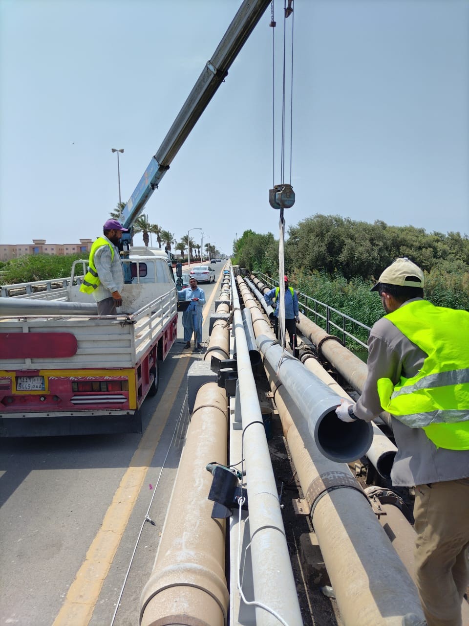 اسم المشروع:  توريد وتركيب خط مياه الصرف الصحي بجانب الجسر بقاعدة الملك فيصل البحرية.  ⬇️