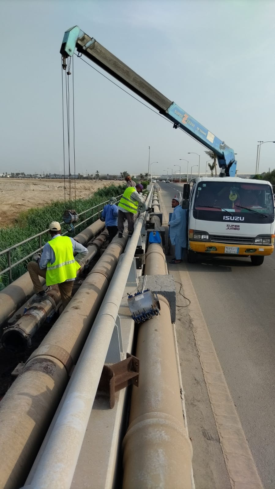 اسم المشروع:  توريد وتركيب خط مياه الصرف الصحي بجانب الجسر بقاعدة الملك فيصل البحرية.  ⬇️