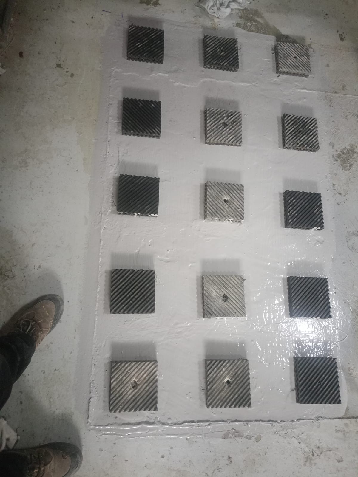 - مضخة المياه المبردة - -CHILLED WATER PUMP